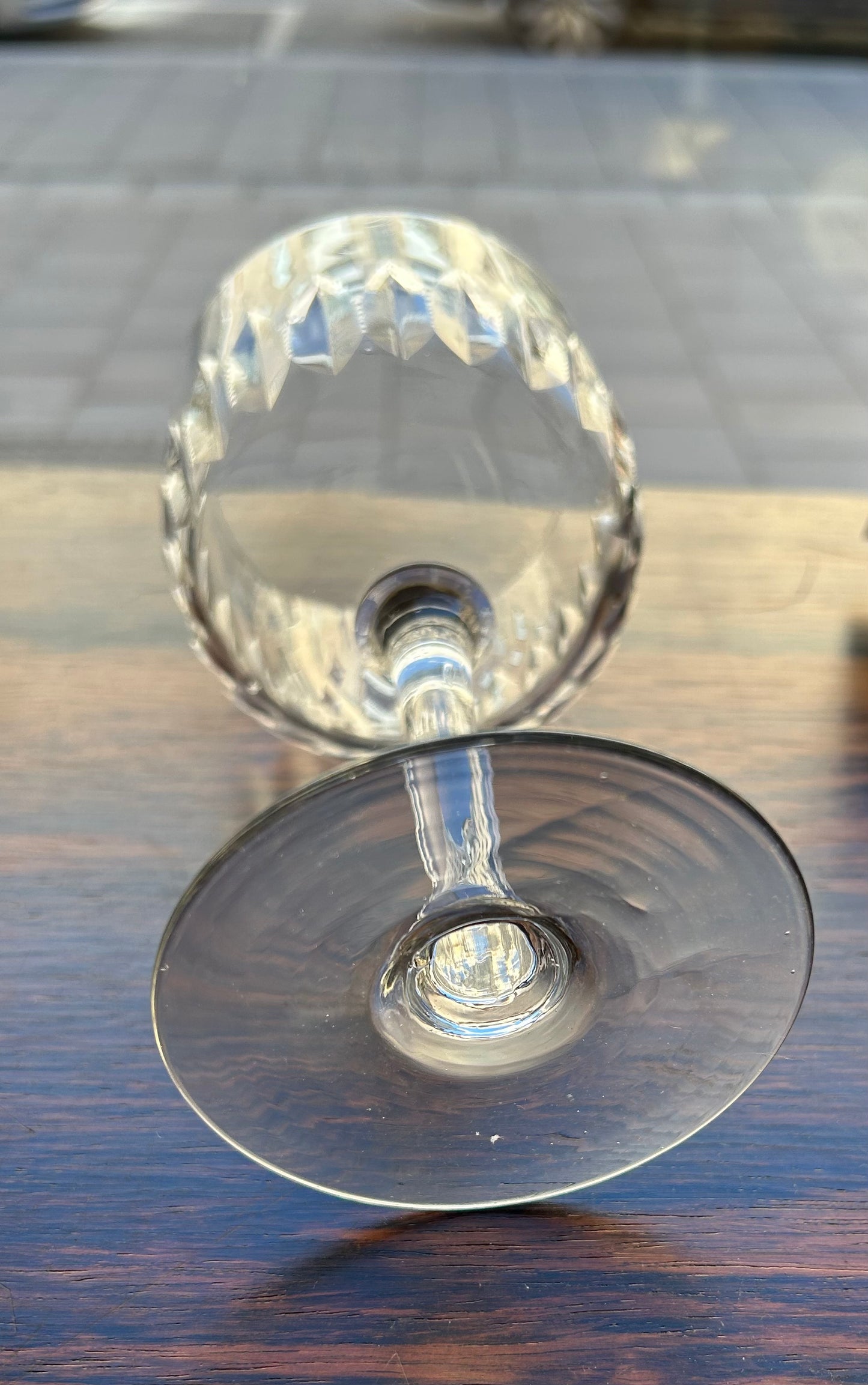 Wine glass with olive grinding
