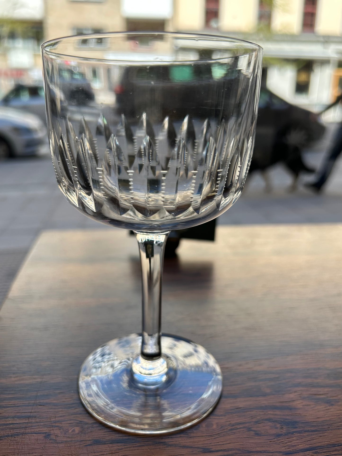 Wine glass with olive grinding