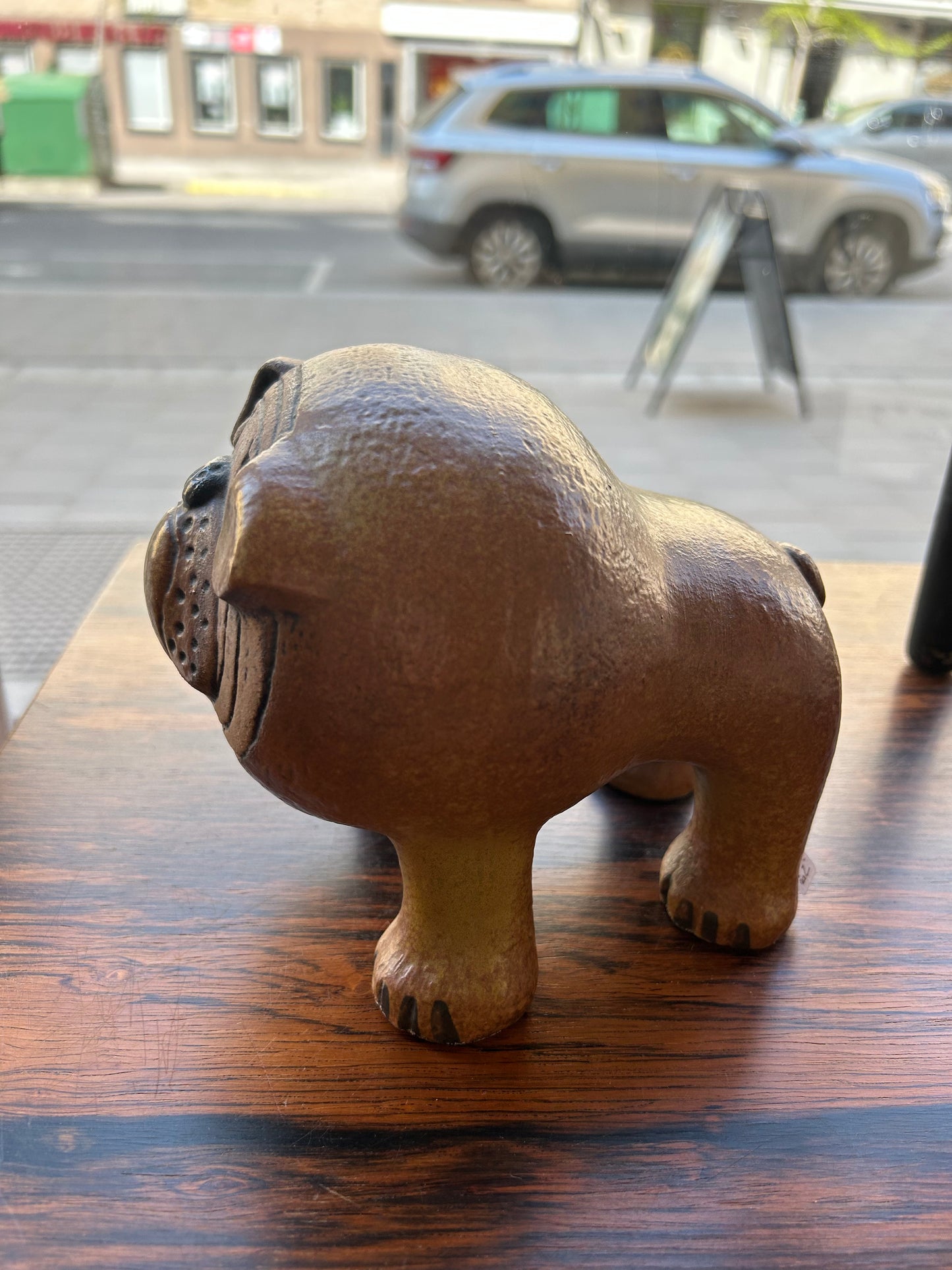 Lisa Larson, Kennel - Bulldog