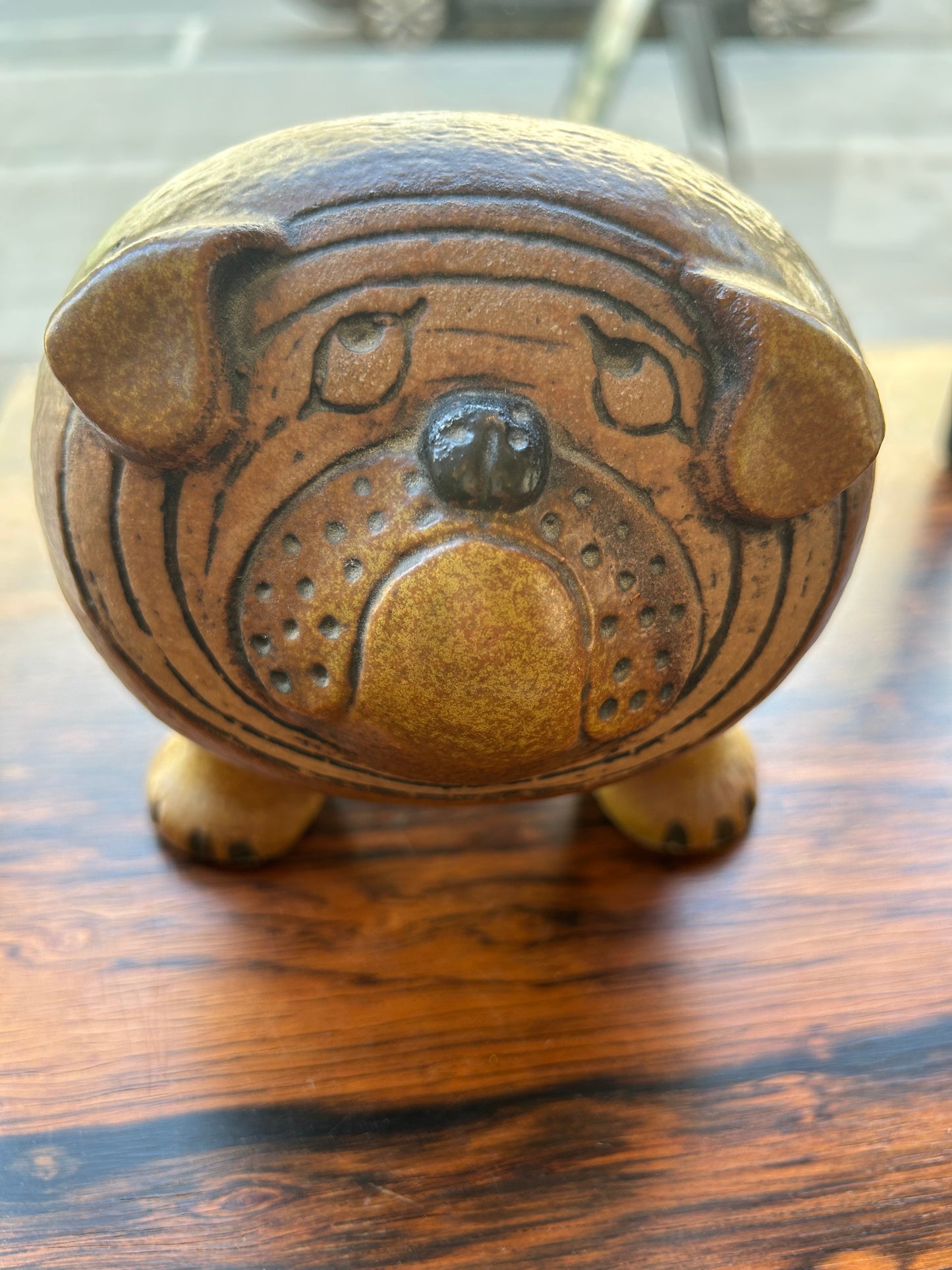 Lisa Larson, Kennel - Bulldog