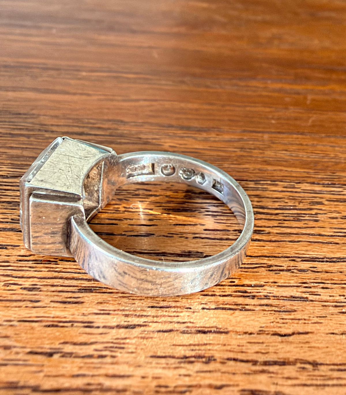 Silverring med bergkristall - Reutners guldsmedsaffär i Ystad 1955