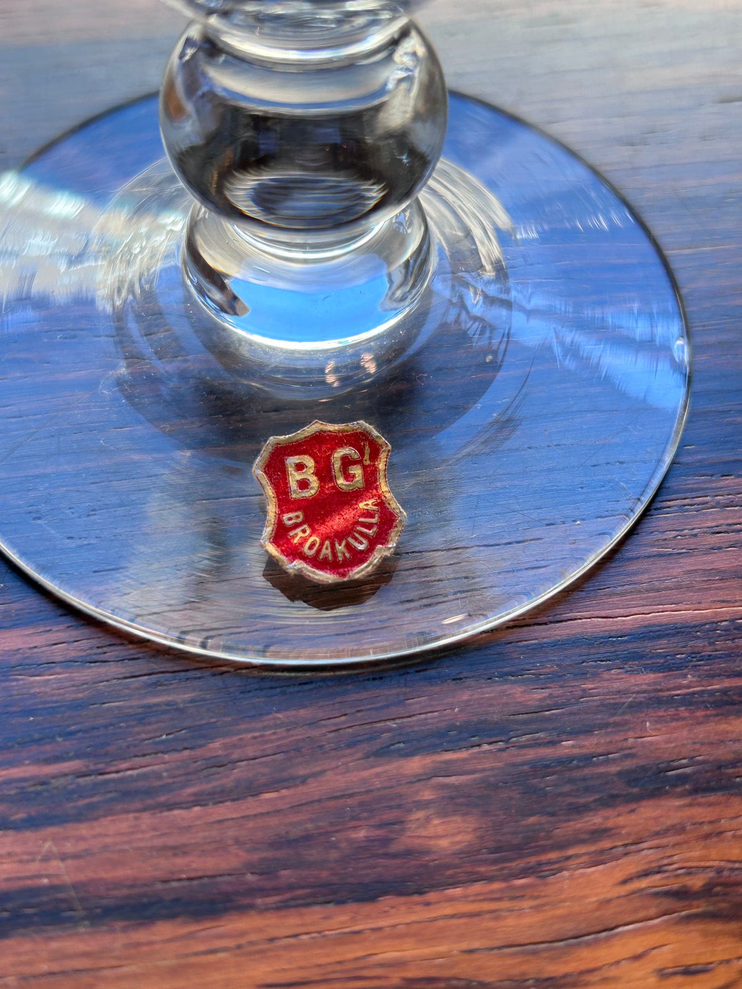 Vinglas med etsad dekor av vinrankor - BG Glassliperi