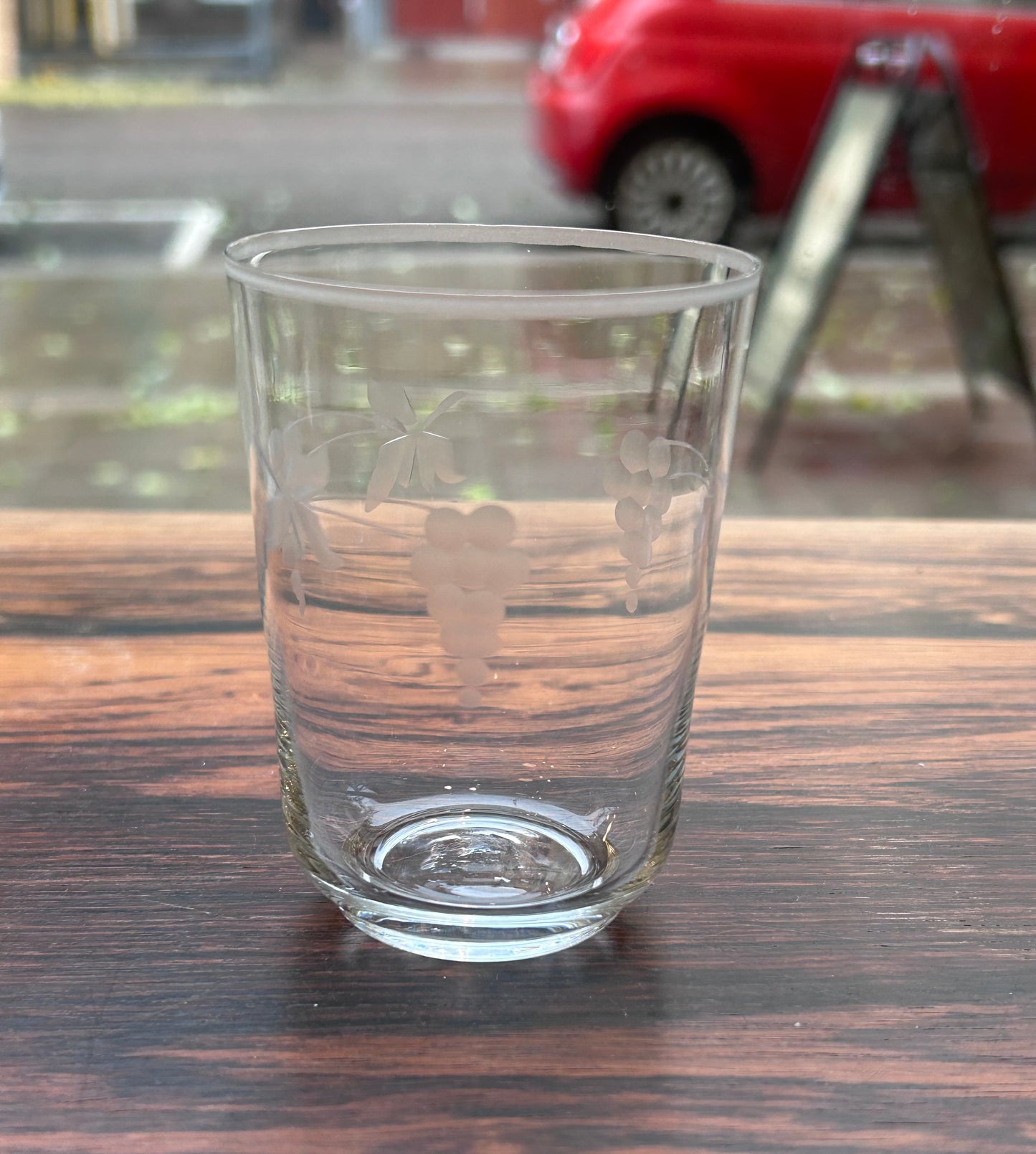 Selterglas - små dricksglas - etsad dekor - druvklasar