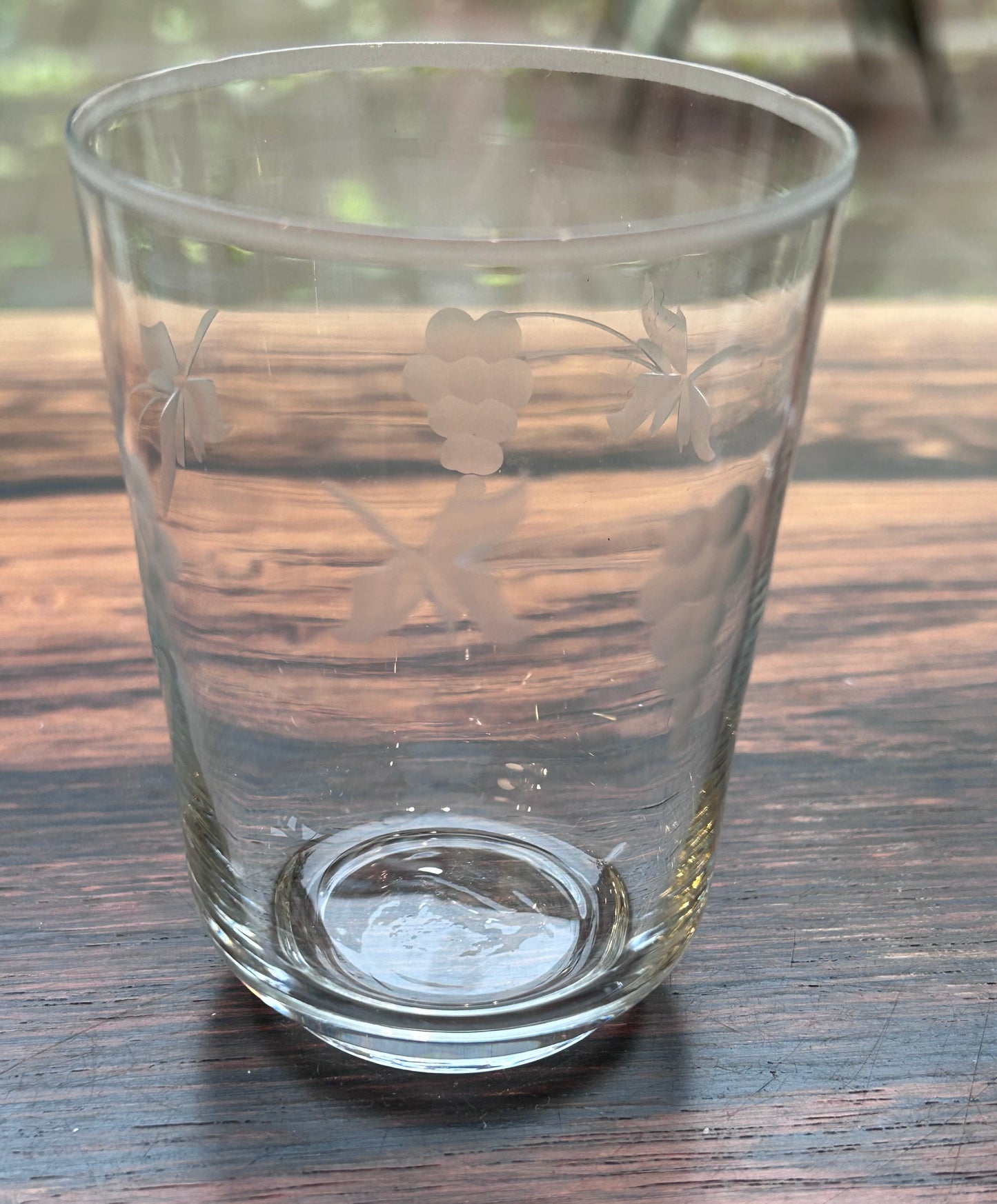 Selterglas - små dricksglas - etsad dekor - druvklasar