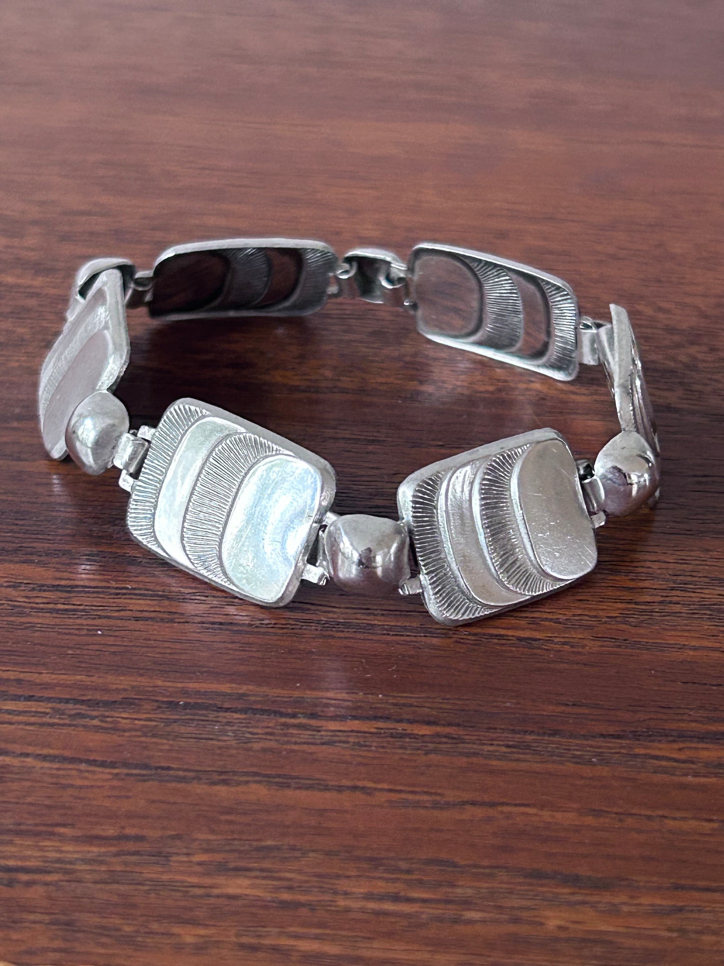 Alton, Falköping - Modernistiskt silverarmband