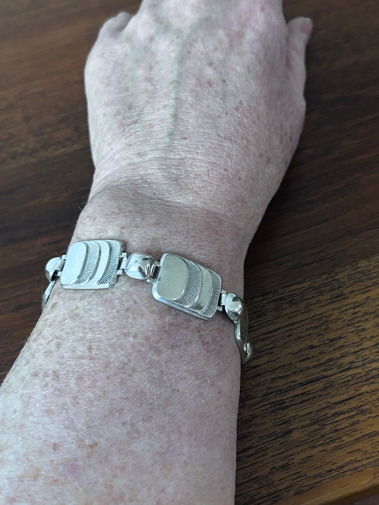 Alton, Falköping - Modernistiskt silverarmband