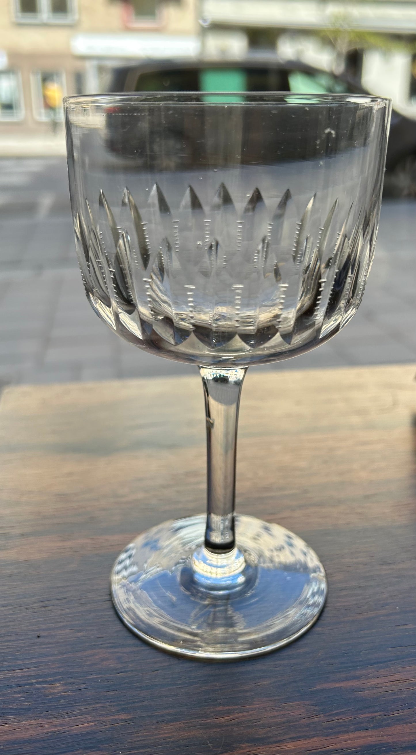 Wine glass with olive grinding