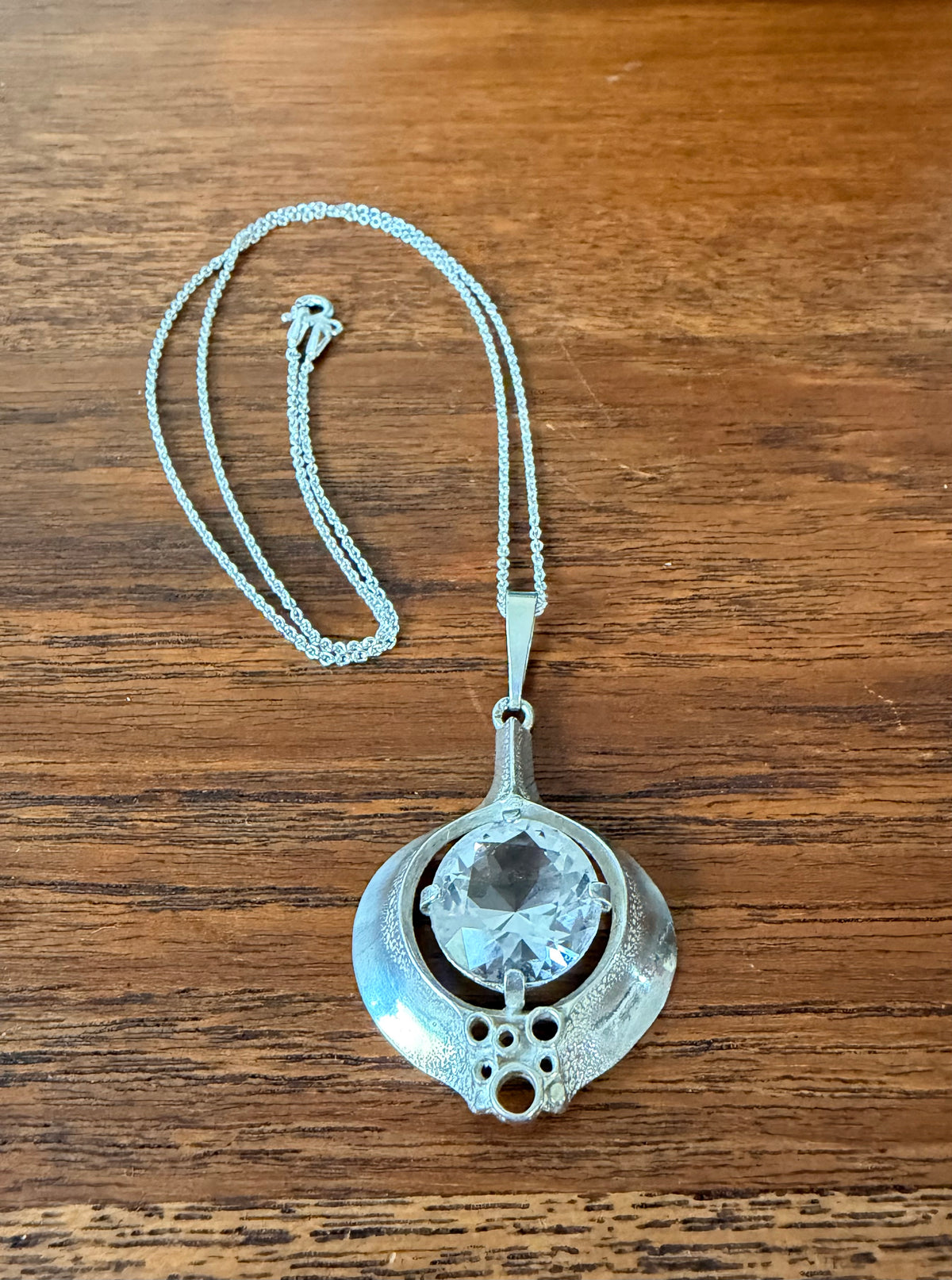 Silverhalsband med bergkristall - Theodor Klotz