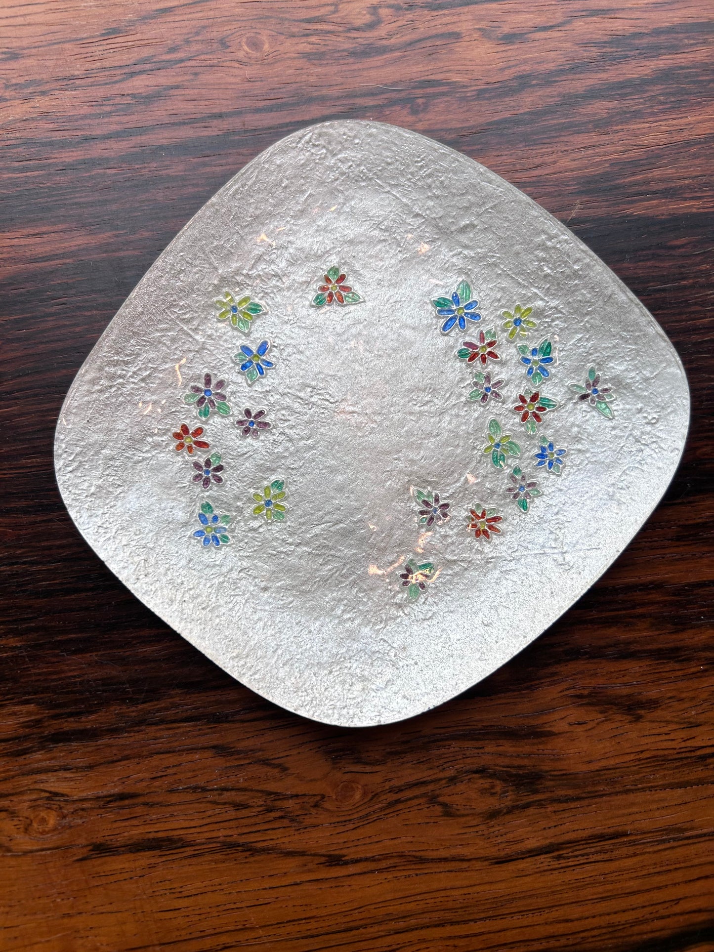 Ando Cloisonne - Litet emaljerat fat -  Blommor