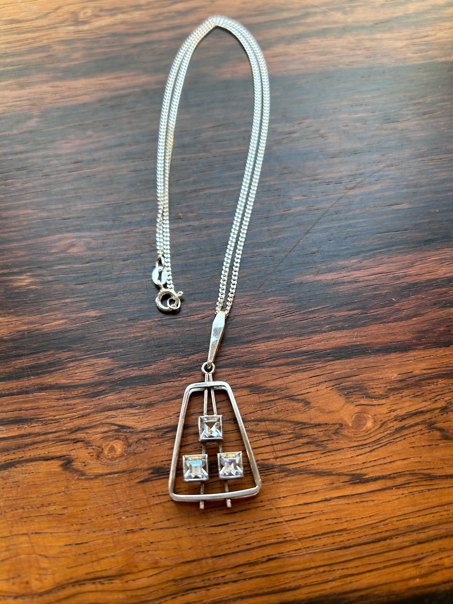 Kordes &amp; Lichtenfels - Silver pendant with three small french cut stones