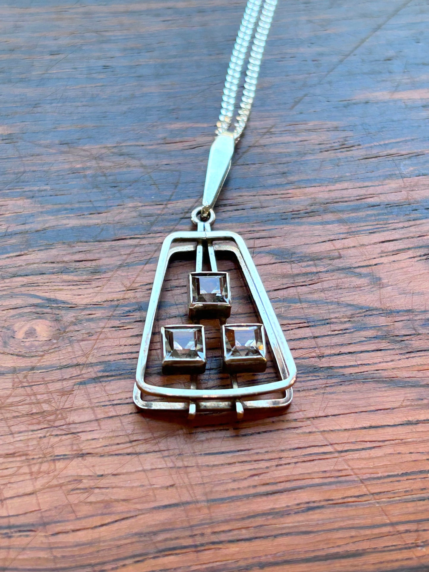 Kordes &amp; Lichtenfels - Silver pendant with three small french cut stones