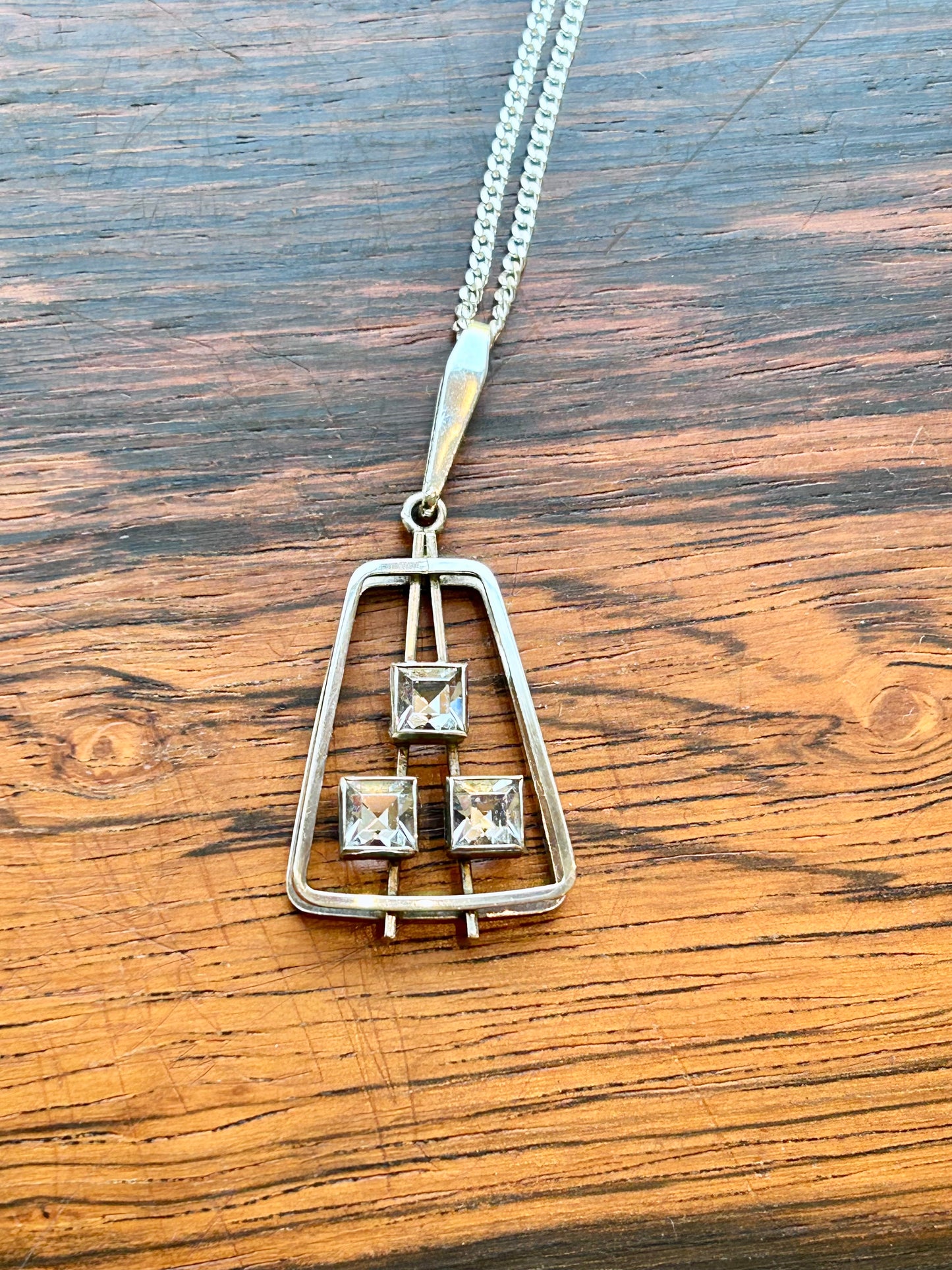 Kordes &amp; Lichtenfels - Silver pendant with three small french cut stones