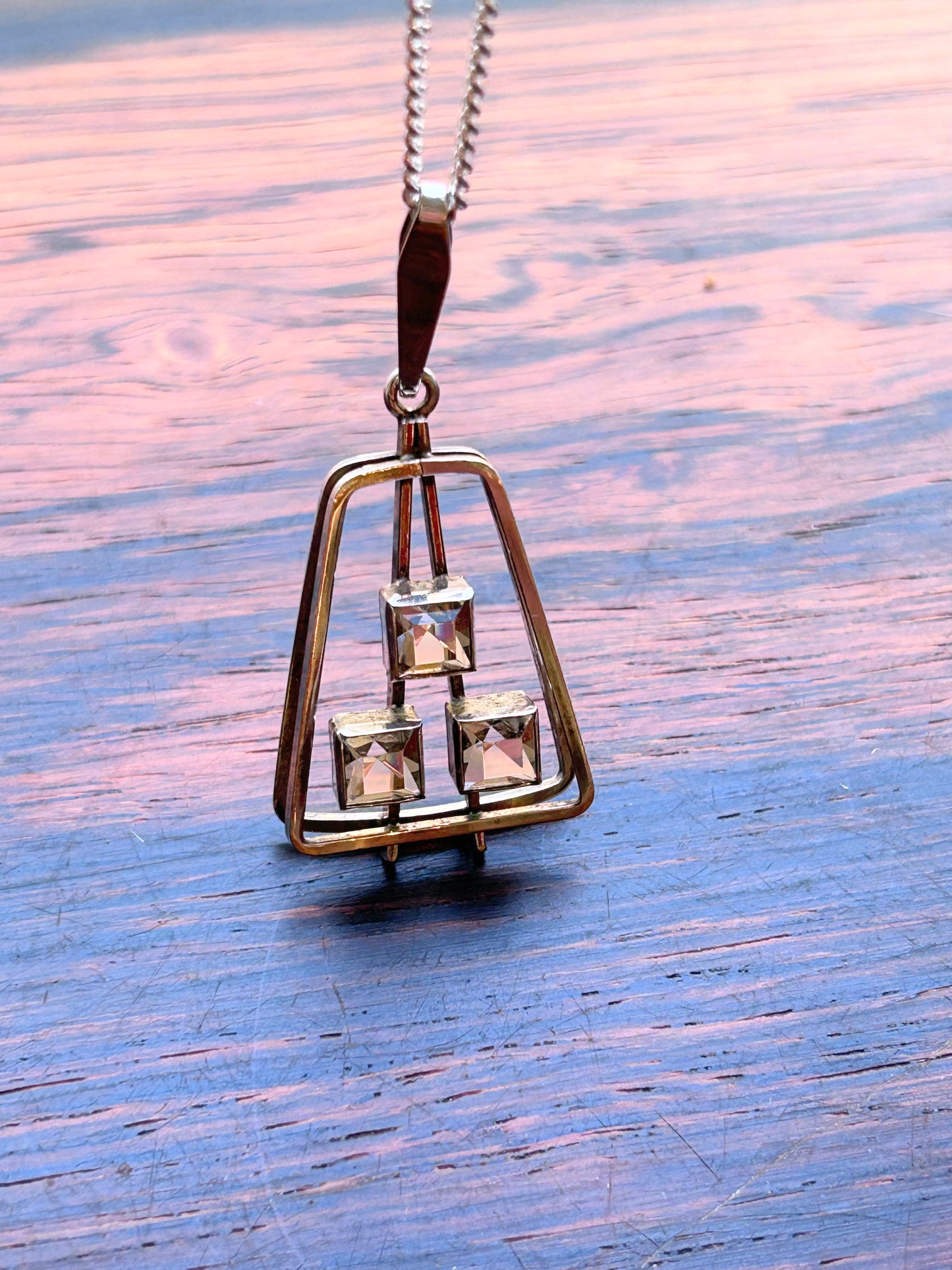 Kordes &amp; Lichtenfels - Silver pendant with three small french cut stones