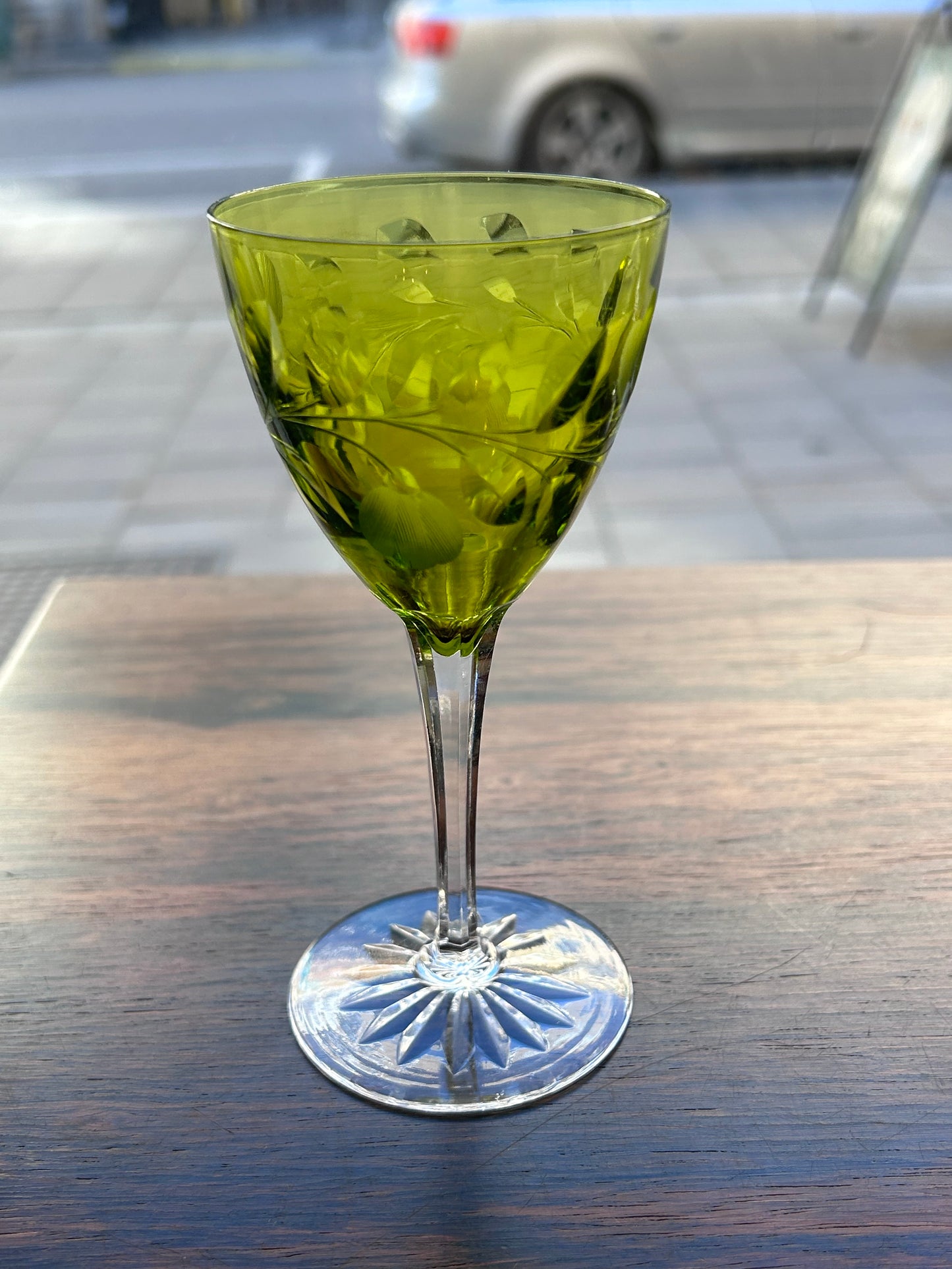 Likörglas - Kristall - Grön kupa på ben i klarglas