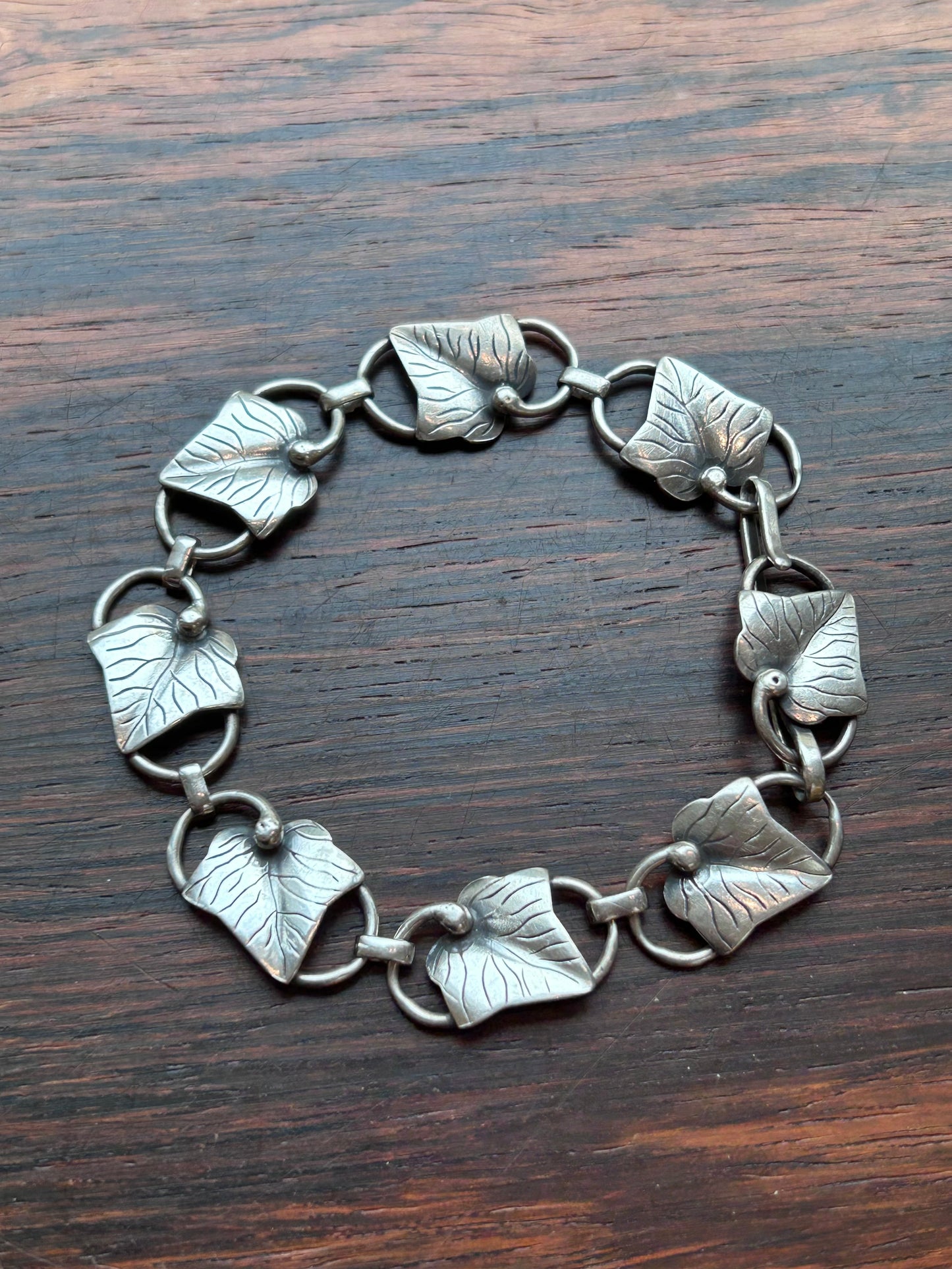 Silver bracelet with stylized leaves - Arvo Saarela