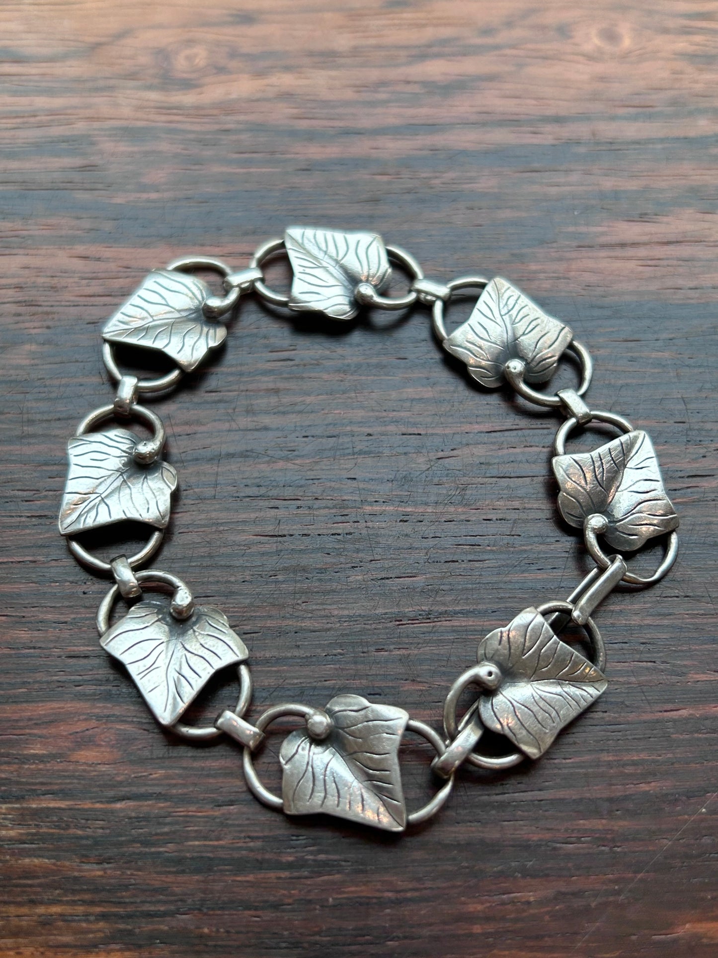 Silver bracelet with stylized leaves - Arvo Saarela