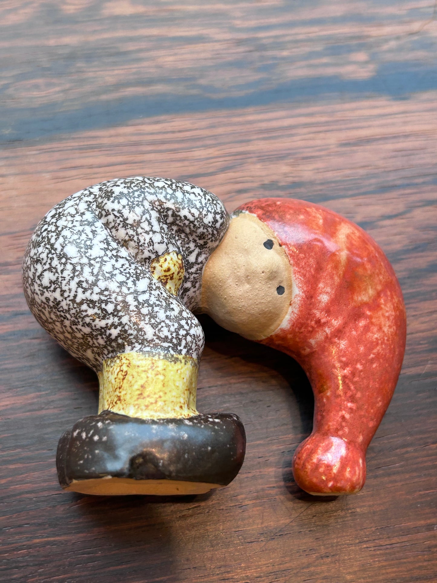 Keramikstudion Gustavsberg - Lisa Larson, Tomte Nyfiken, grå