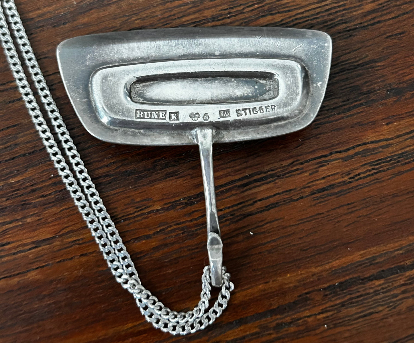 Modernistiskt hänge i Silver -  Rune Tennesmed