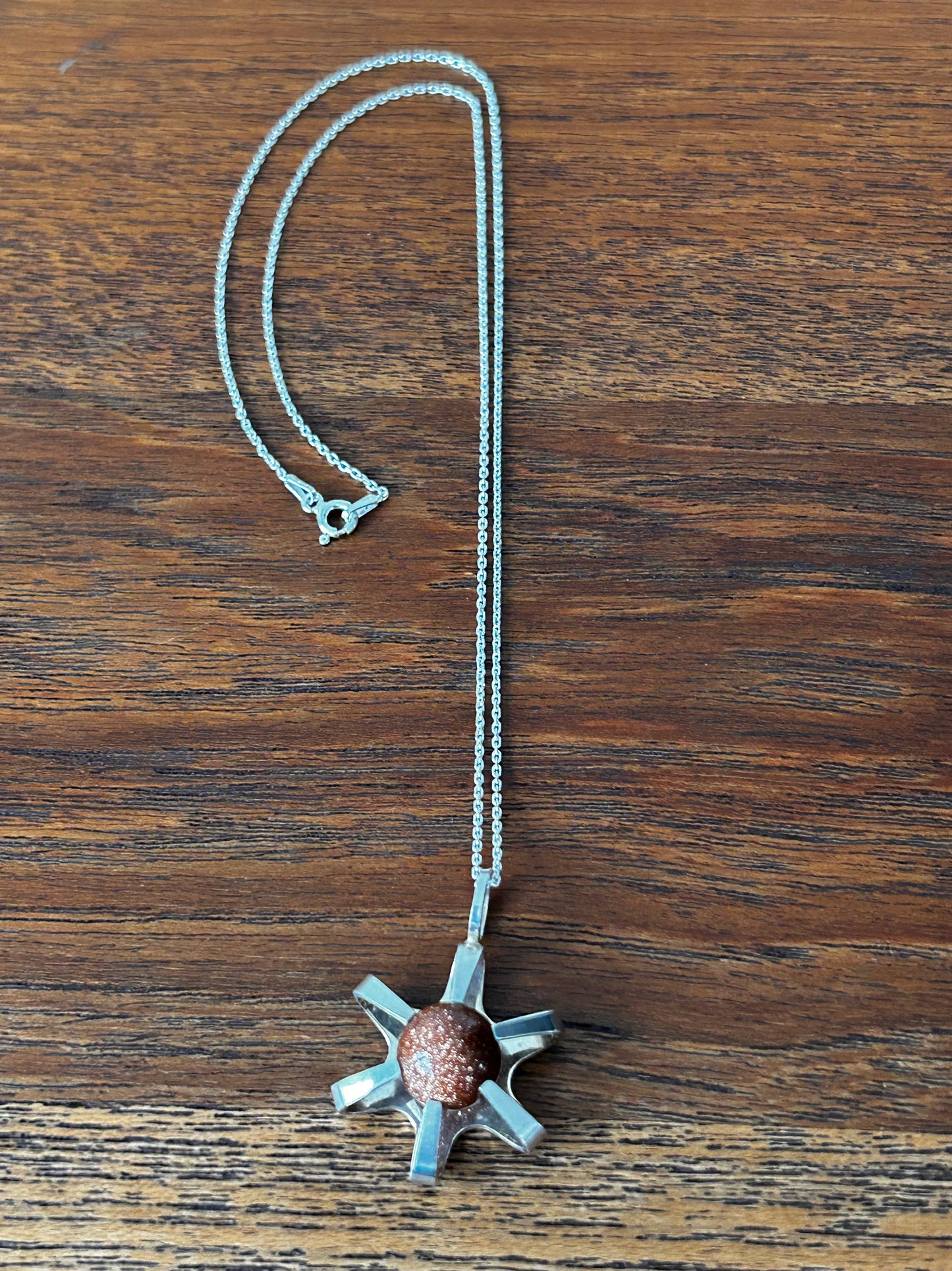 Hänge i silver med en guldsten - Kupittaan Kulta Finland