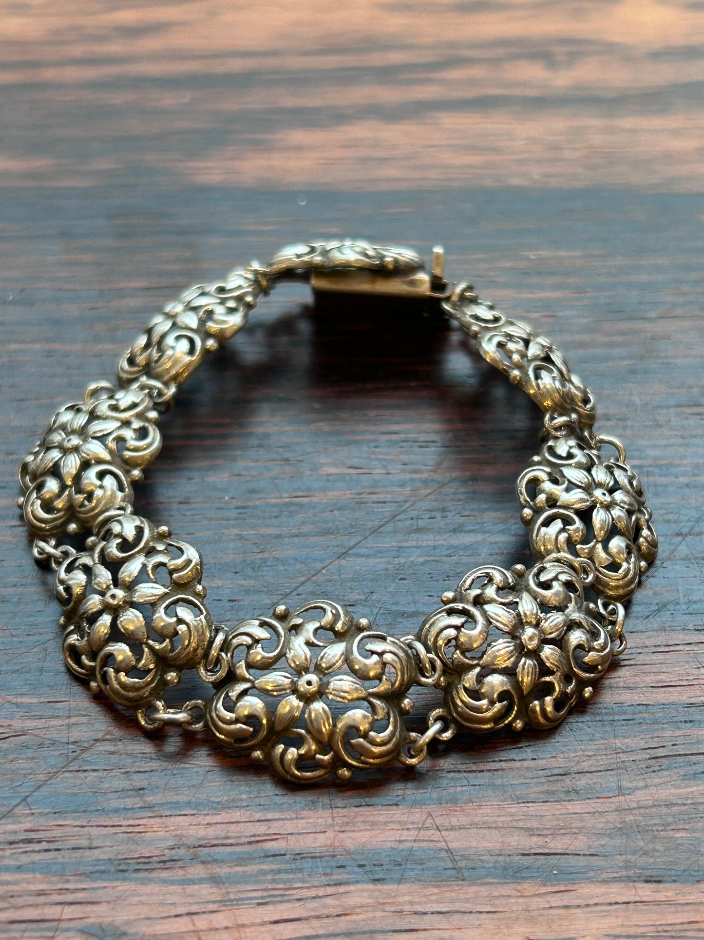 Silver bracelet with floral motifs  - Georg Kaplan 1954