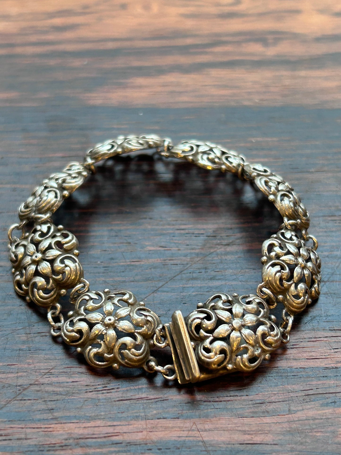 Silver bracelet with floral motifs  - Georg Kaplan 1954