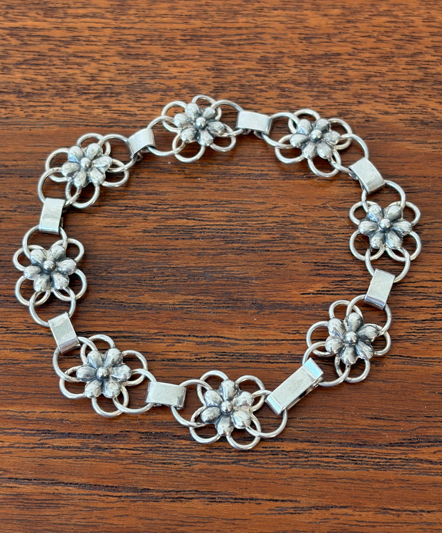 Silverarmband med blommotiv - Victor Janson, Lindesberg 1952