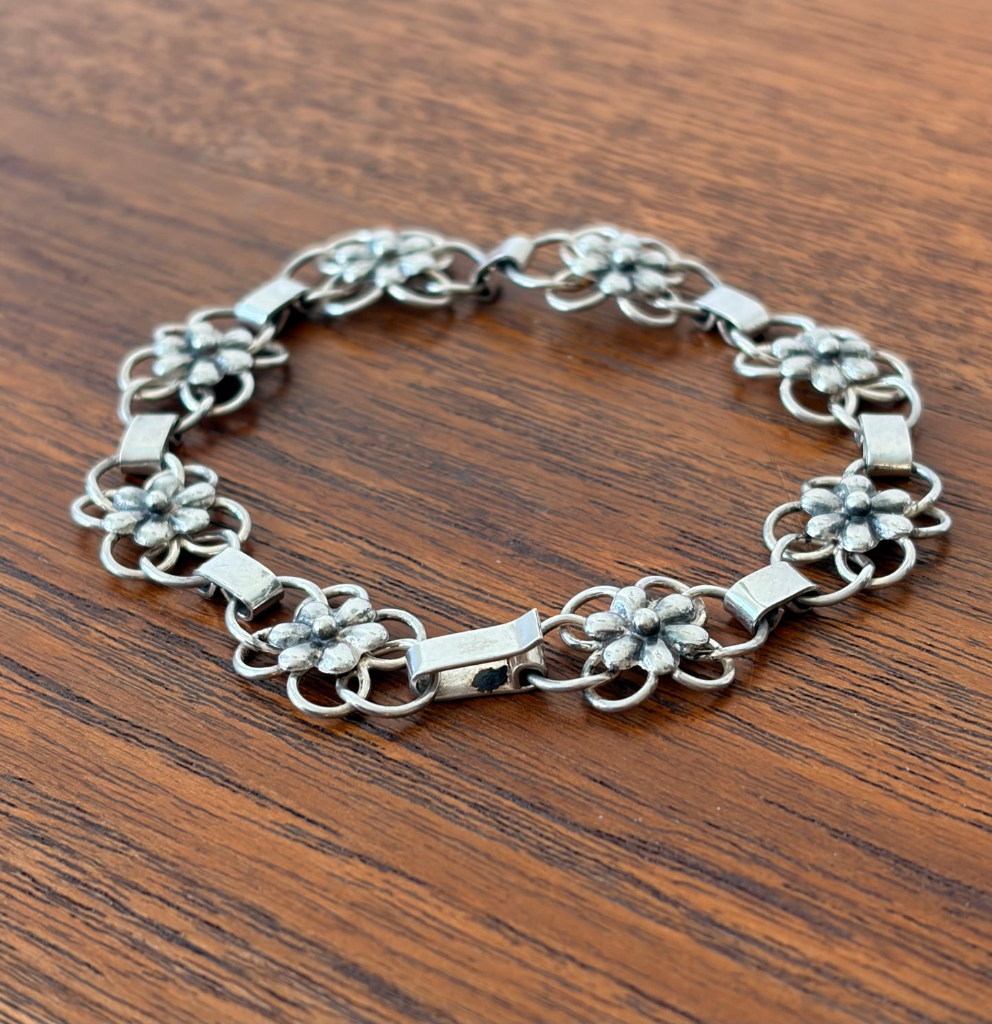 Silverarmband med blommotiv - Victor Janson, Lindesberg 1952